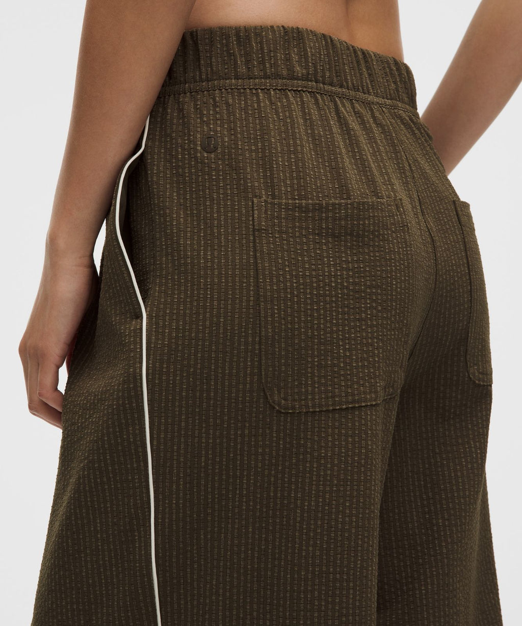 Seersucker WovenAir High-Rise Pleated Pant *Regular Olive Brown/Olive Brown