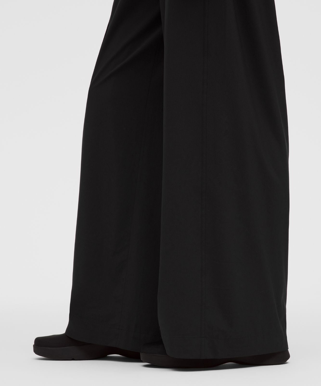 Breezily Mid-Rise Pant Regular *Trim Black