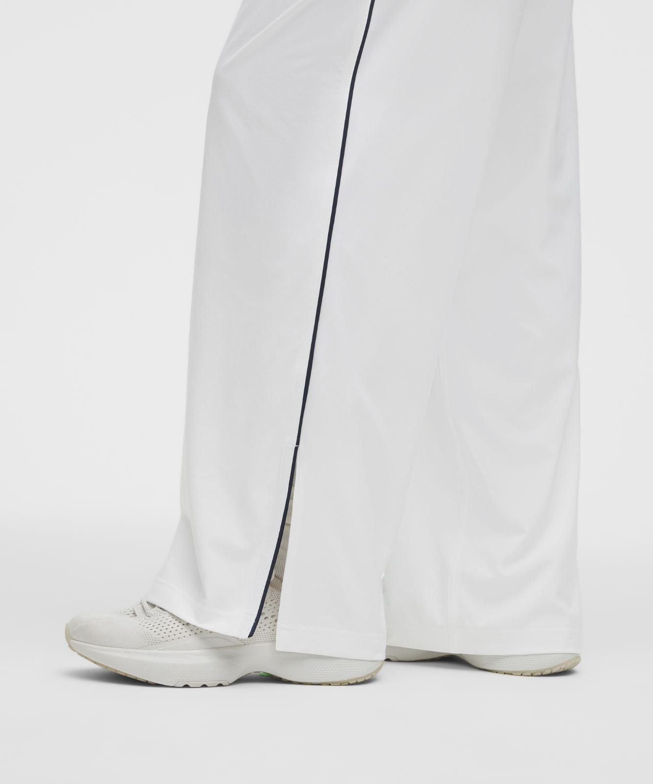 Court Rival Wide-Leg Track Pant Regular *Contrast Drawcord White/Club Blue