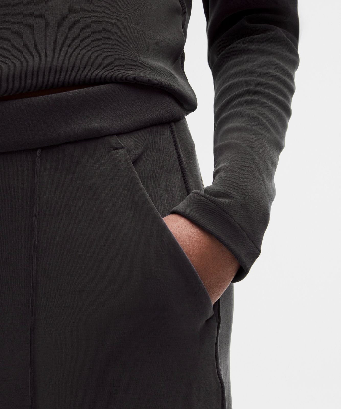 Softstreme Pintuck High-Rise Wide-Leg Pant *Regular Black