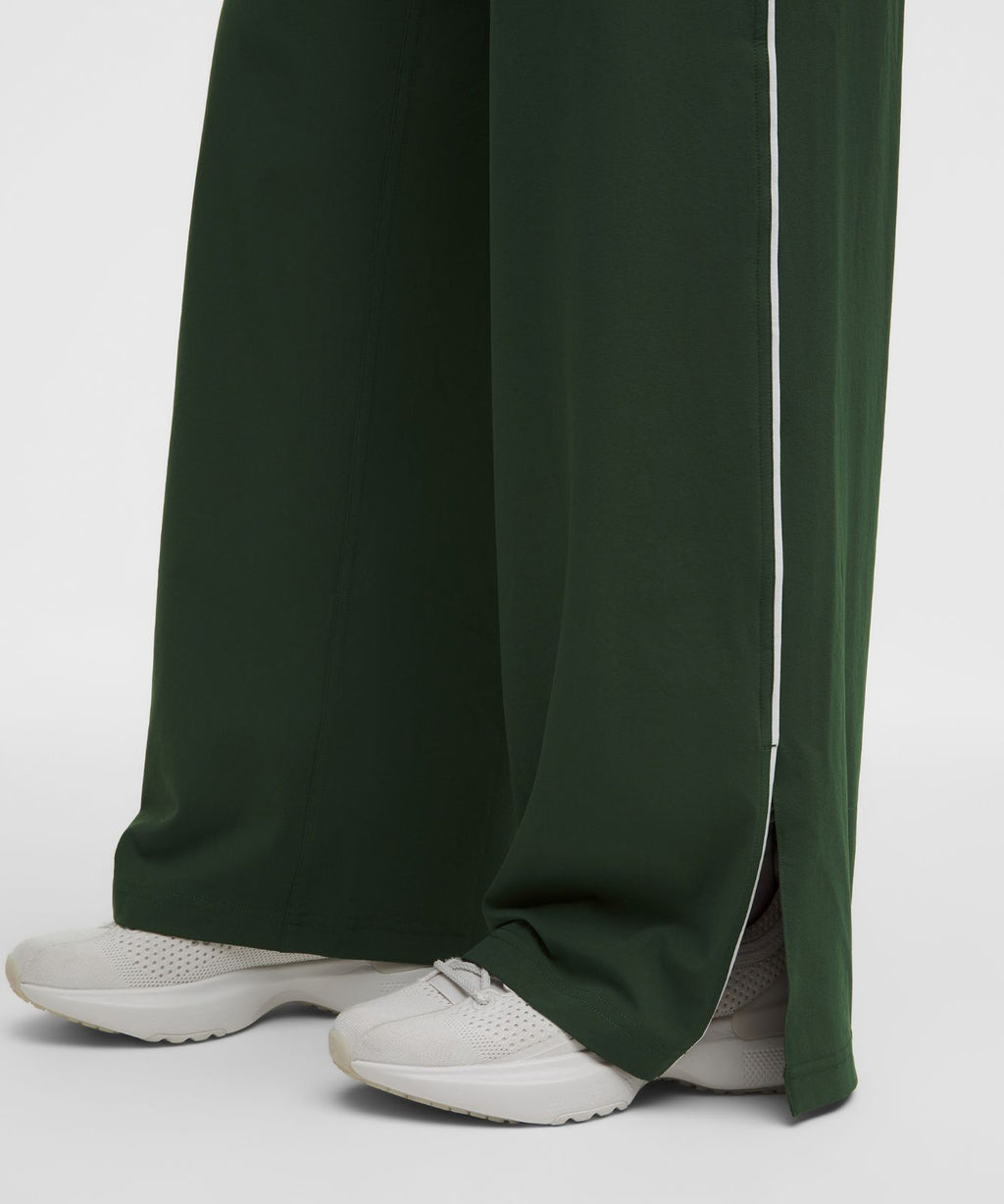 Court Rival Wide-Leg Track Pant Regular *Contrast Drawcord Ivy Grove/White