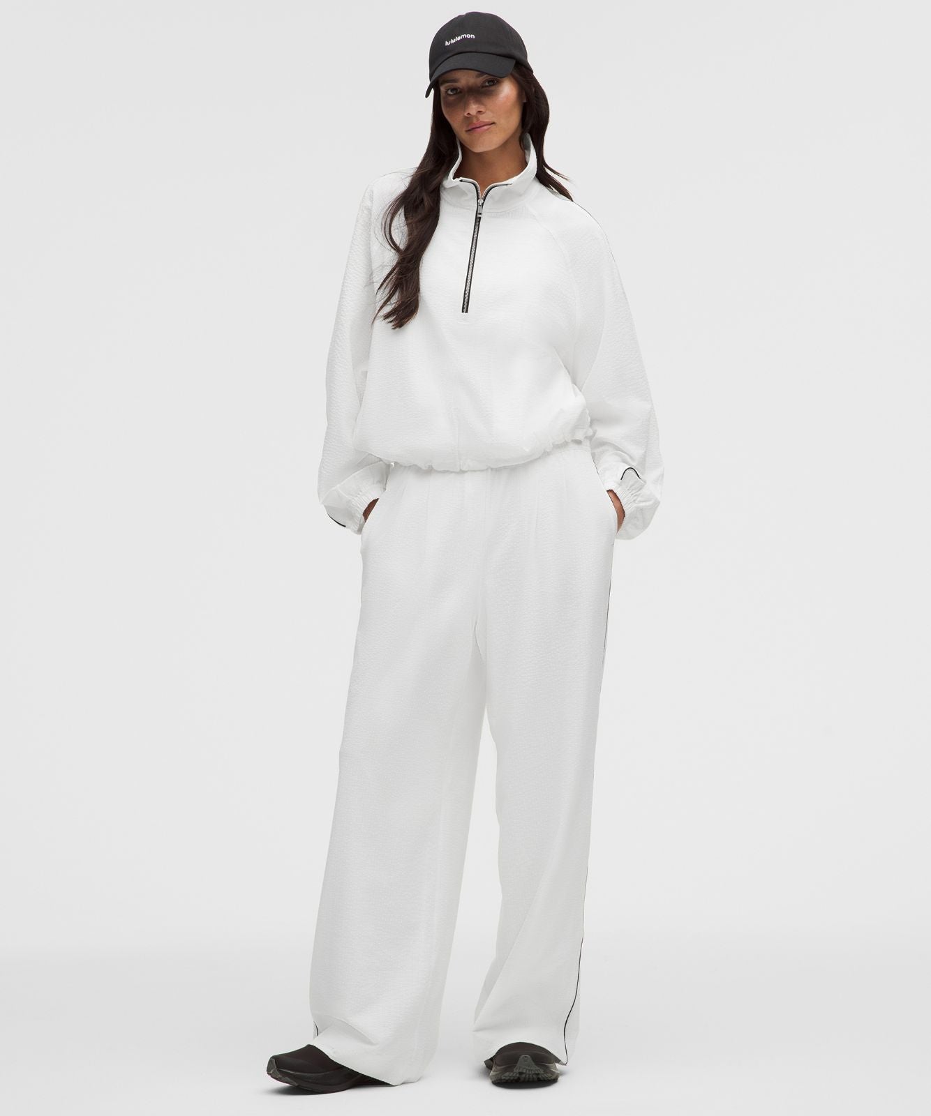Seersucker WovenAir High-Rise Pleated Pant *Regular White/White