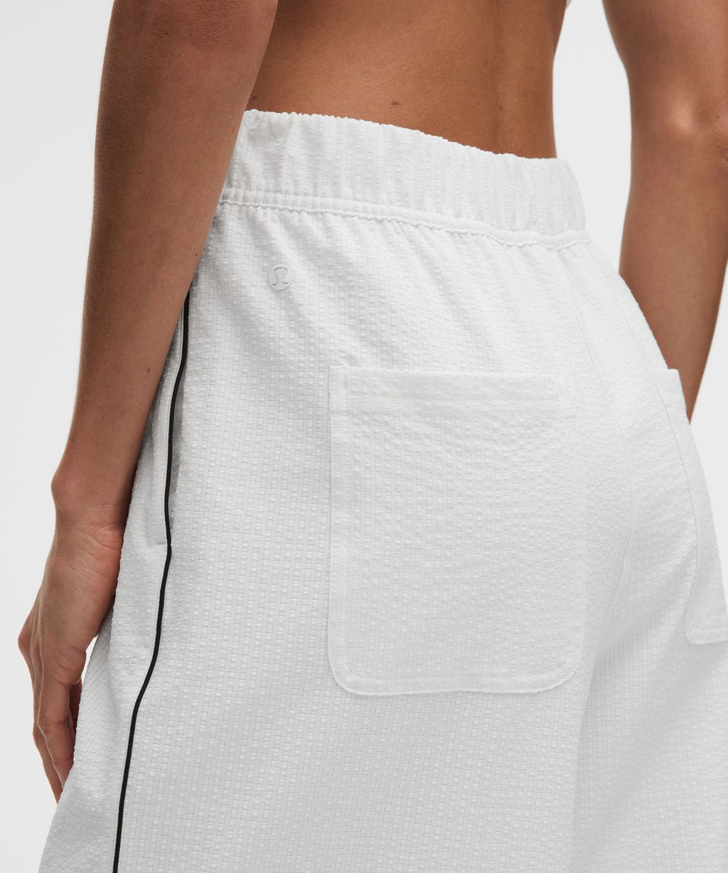 Seersucker WovenAir High-Rise Pleated Pant *Regular White/White