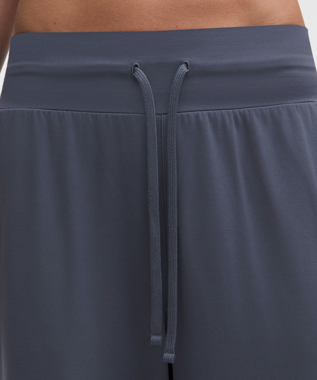 Groove Low-Rise Relaxed Cinch Pant *Regular Dusty Diamond