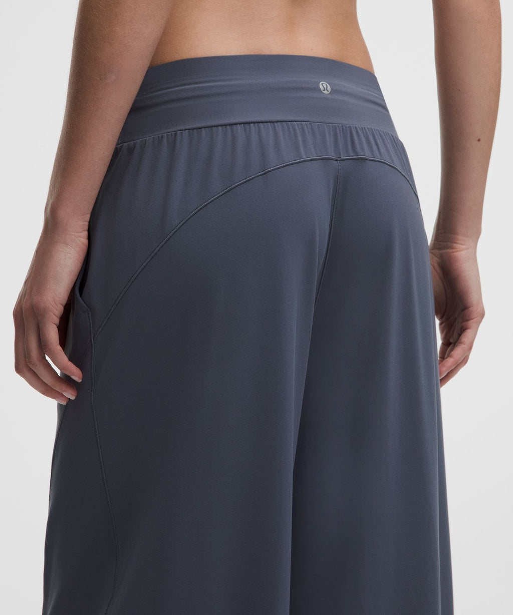 Groove Low-Rise Relaxed Cinch Pant *Regular Dusty Diamond