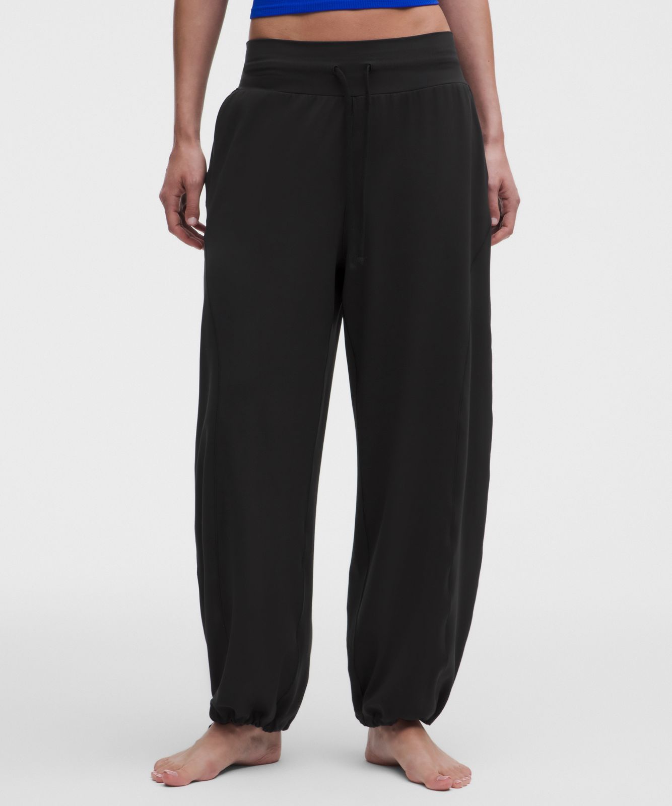 Groove Low-Rise Relaxed Cinch Pant *Regular Black