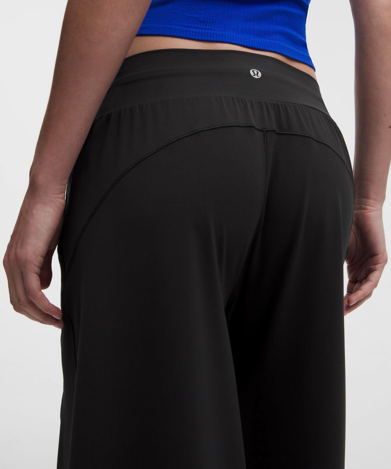 Groove Low-Rise Relaxed Cinch Pant *Regular Black