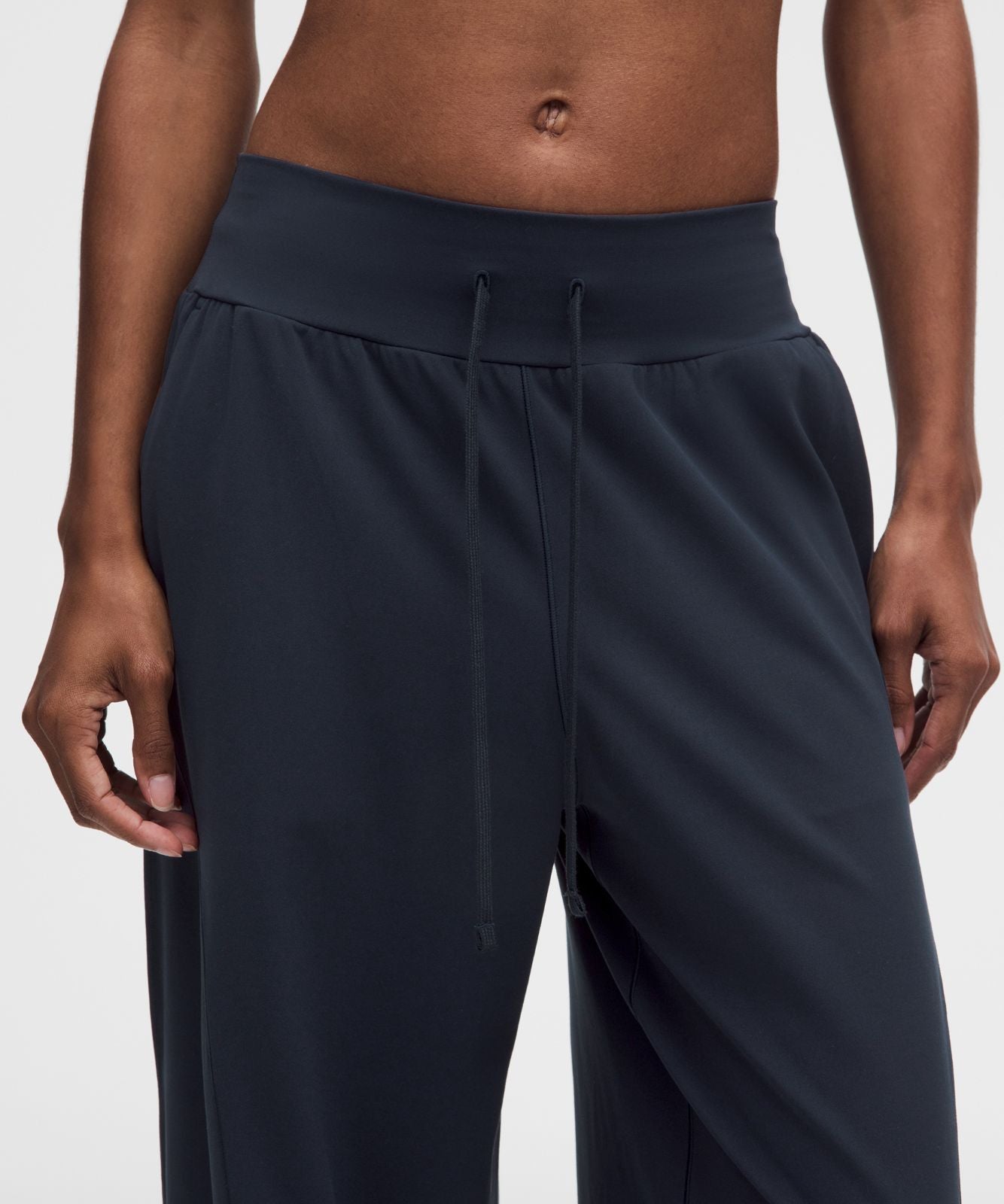 Groove Low-Rise Relaxed Cinch Pant *Regular True Navy