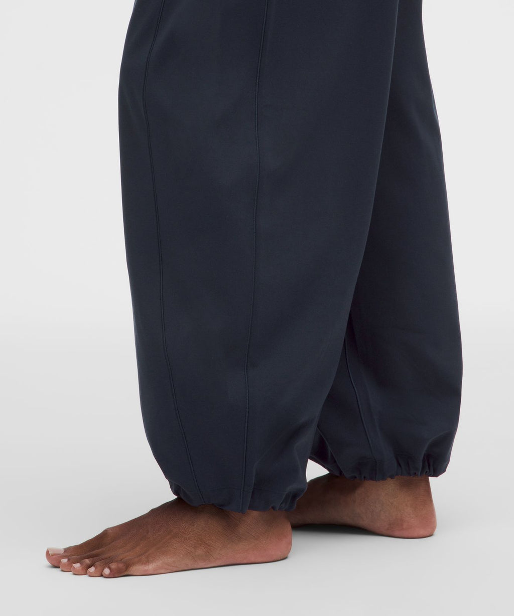 Groove Low-Rise Relaxed Cinch Pant *Regular True Navy