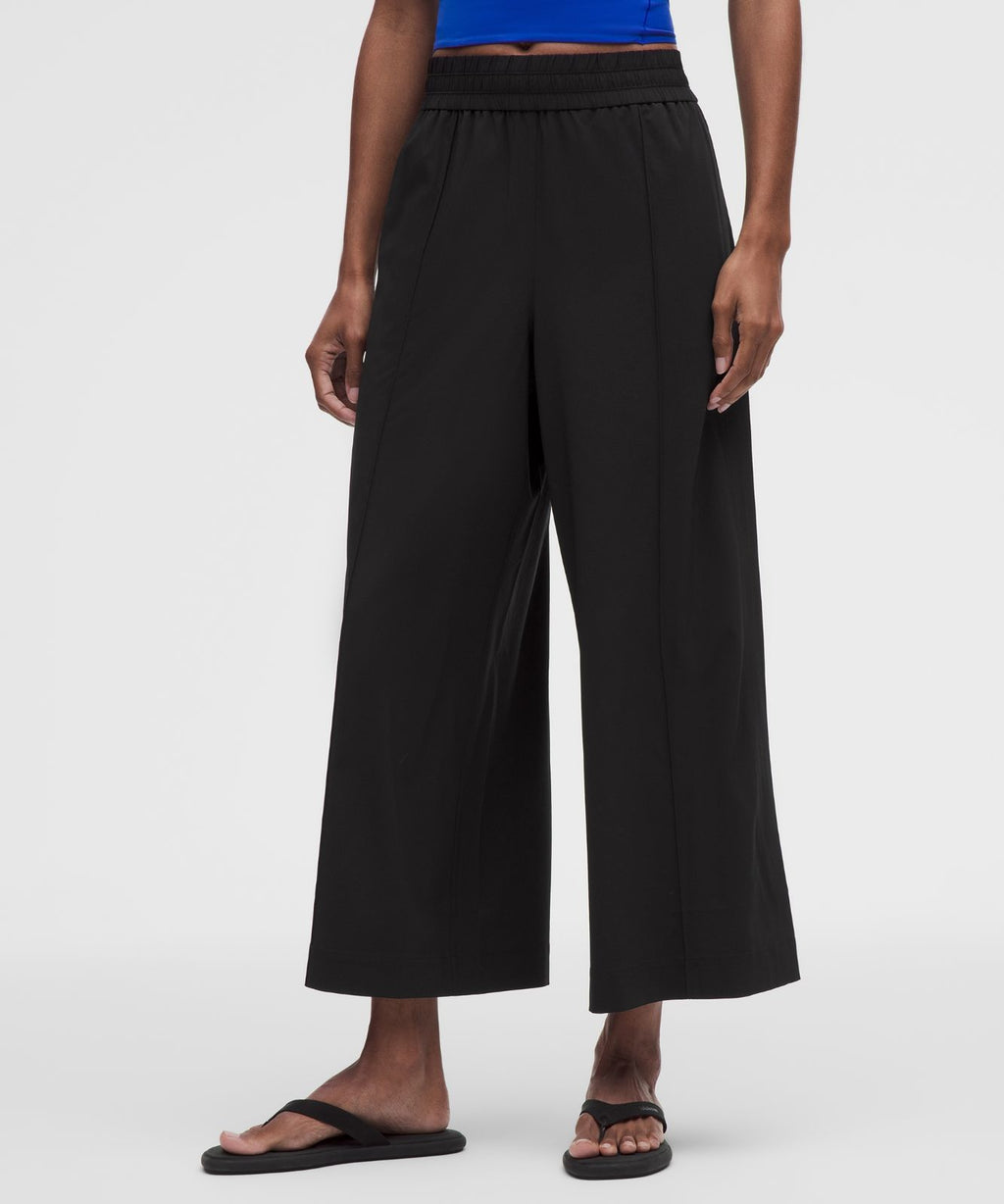 Breezily Mid-Rise Cropped Pant Black