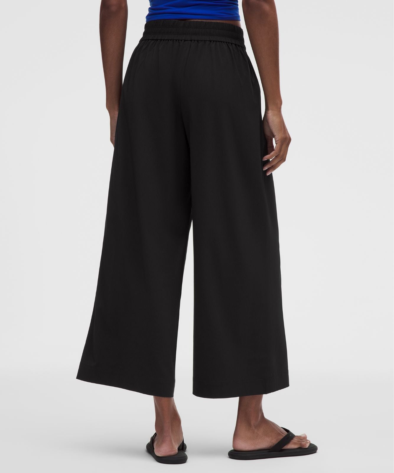 Breezily Mid-Rise Cropped Pant Black