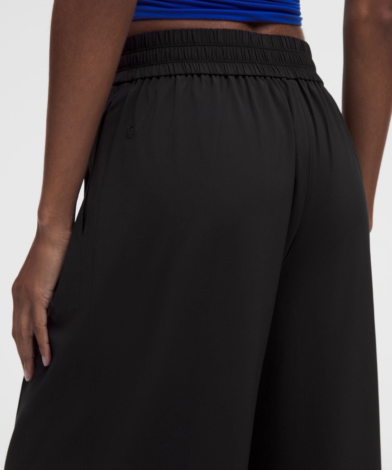 Breezily Mid-Rise Cropped Pant Black