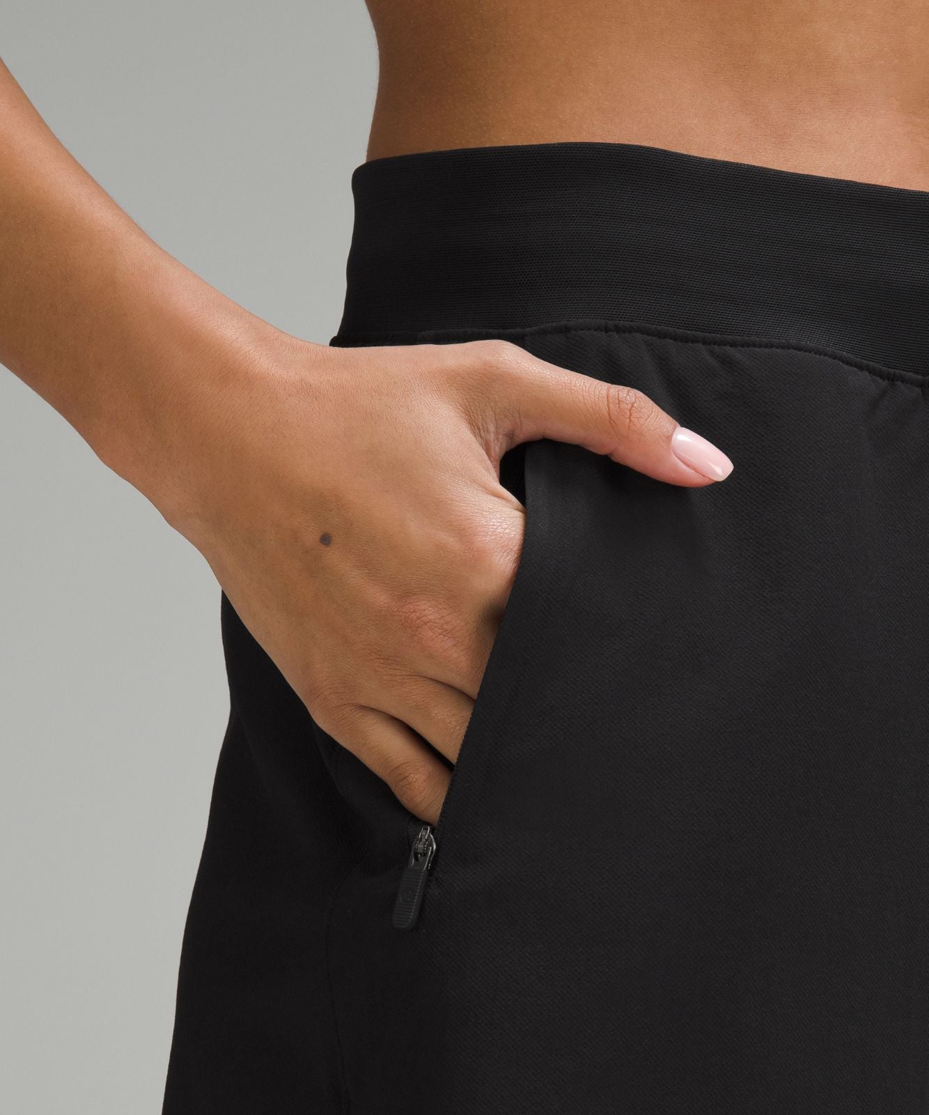 License to Train High-Rise Short 4" Black