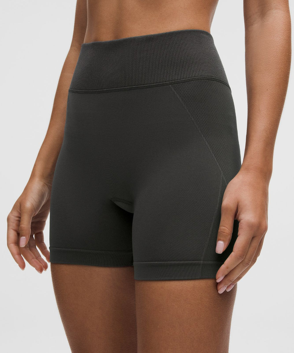Get Low High-Rise Training Short 5" Black/Graphite Grey