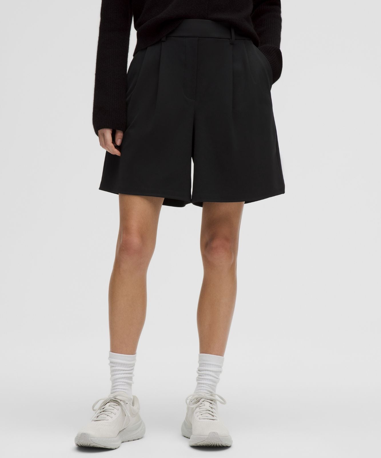 Daydrift Pleated High-Rise Short 7" Black
