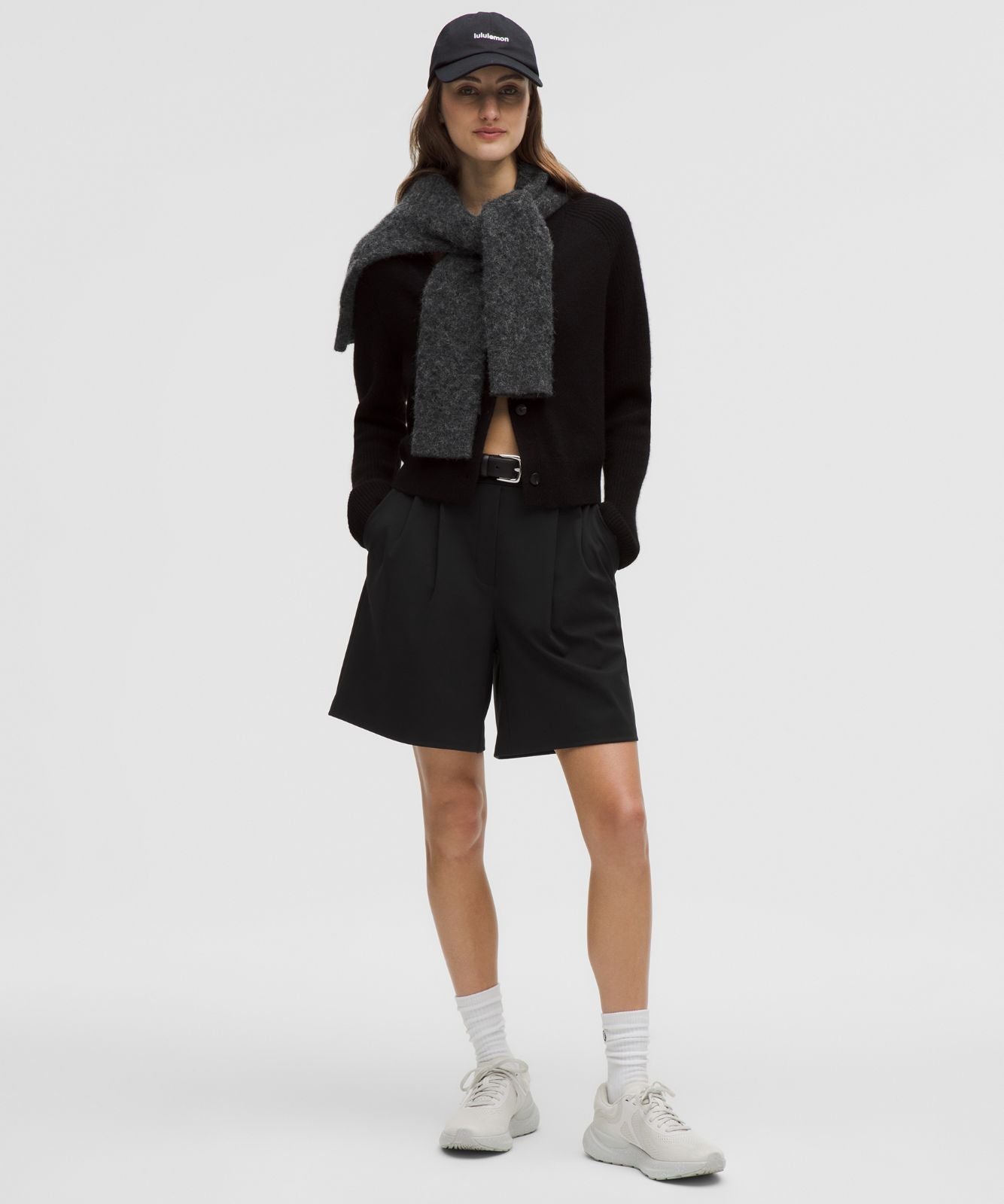 Daydrift Pleated High-Rise Short 7" Black