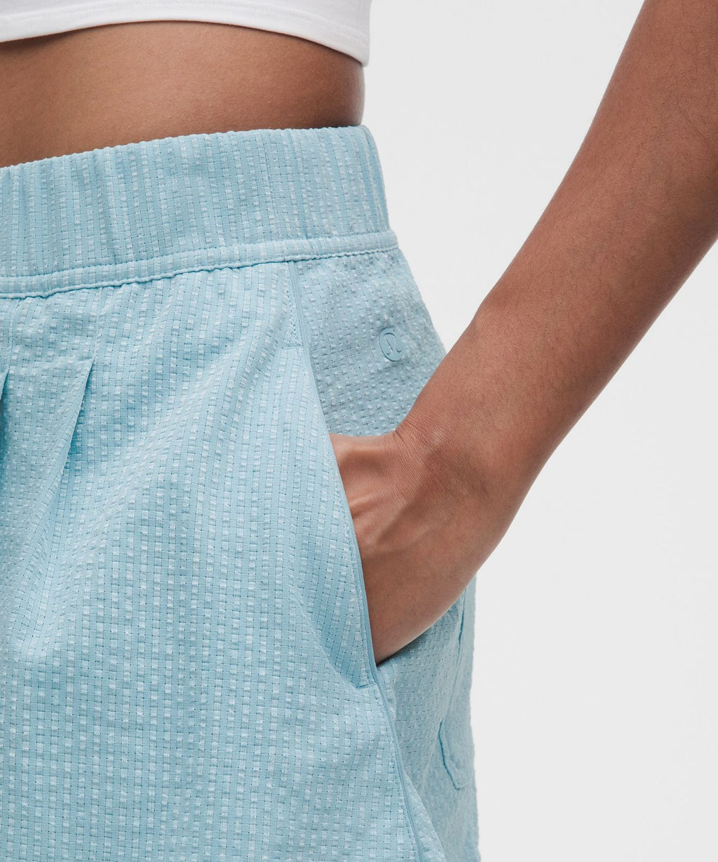 Seersucker WovenAir High-Rise Pleated Short 3.5" Seafoam/Seafoam