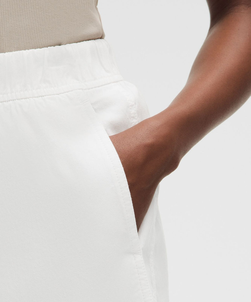 LuluLinen High-Rise Relaxed-Fit Short 7" White