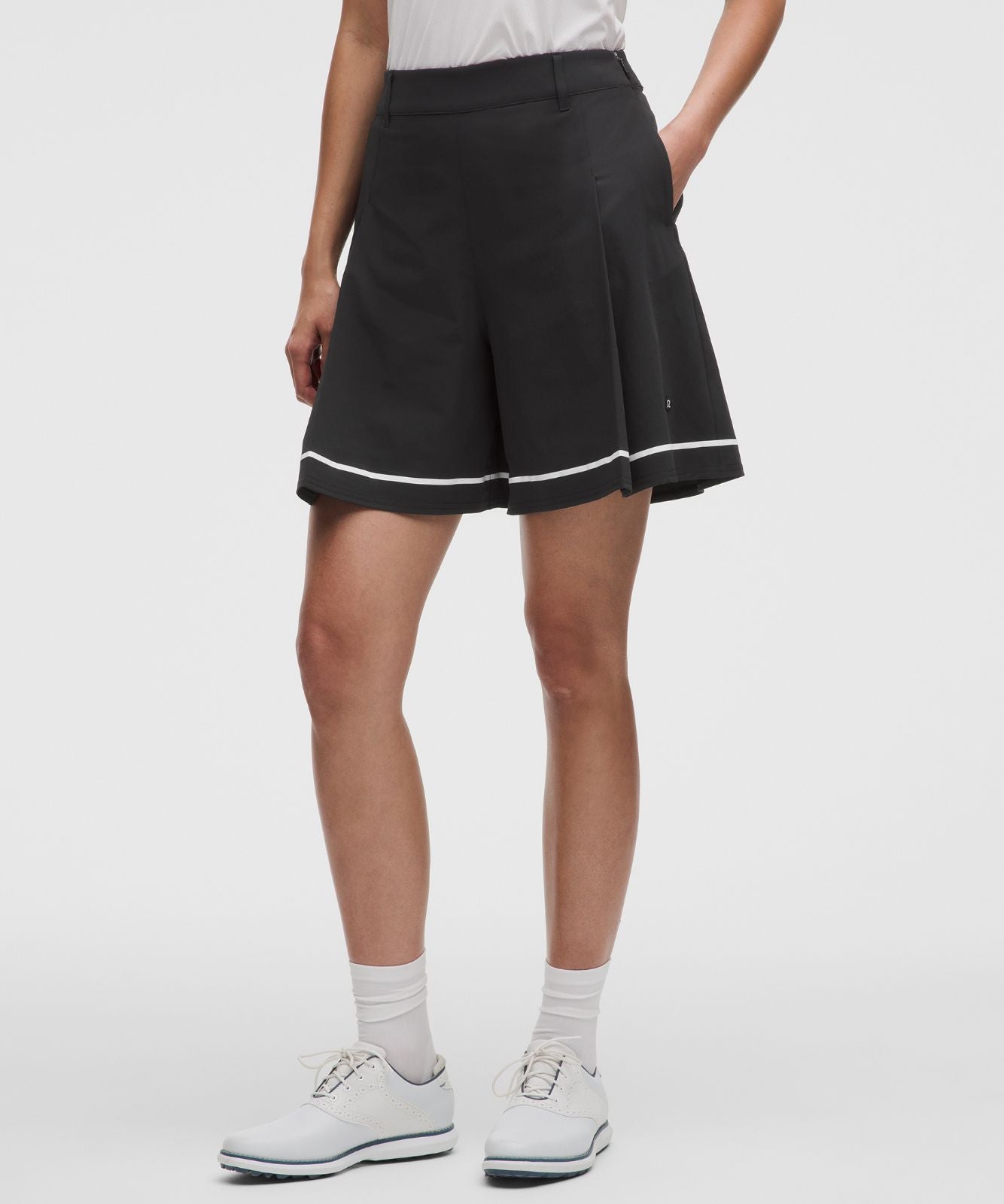 Box-Pleat High-Rise Golf Short 7" Black/White