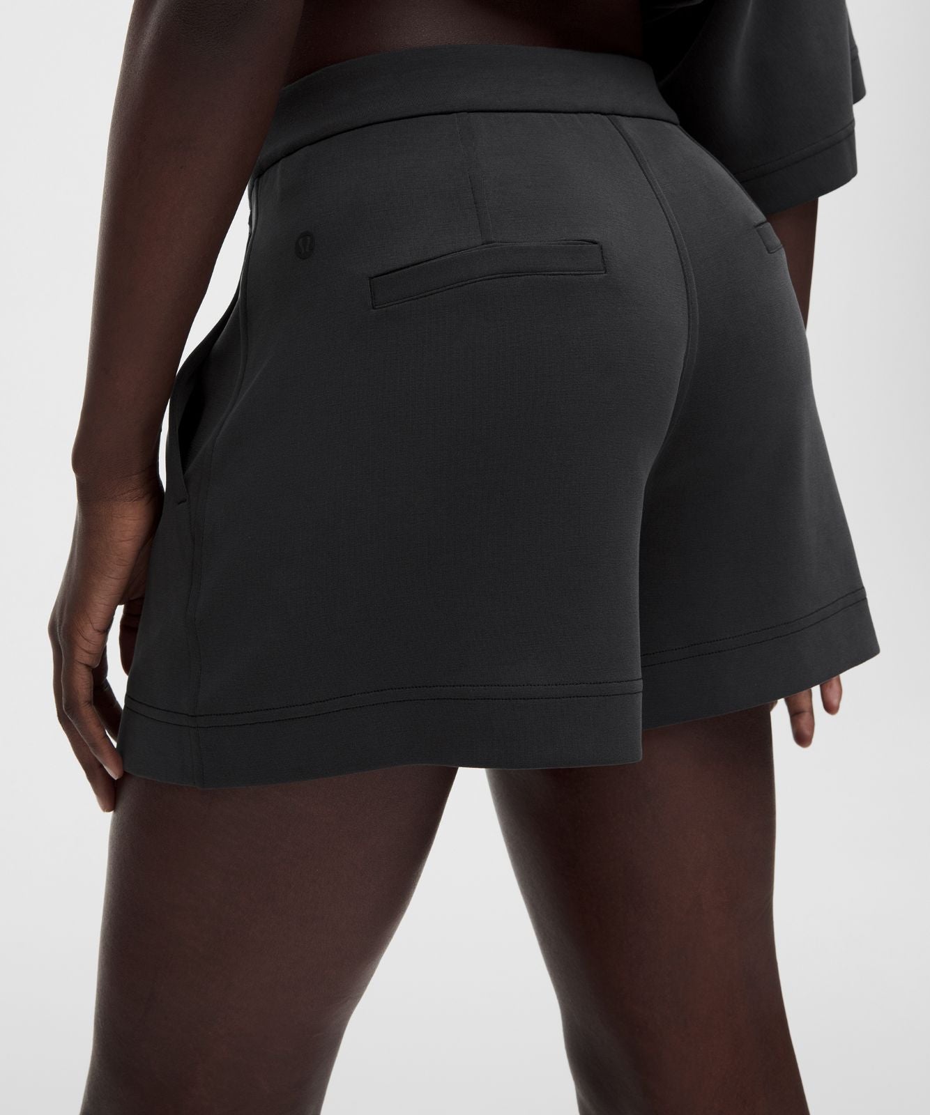 Lightweight Softstreme Mid-Rise Pintuck Short 4" Black