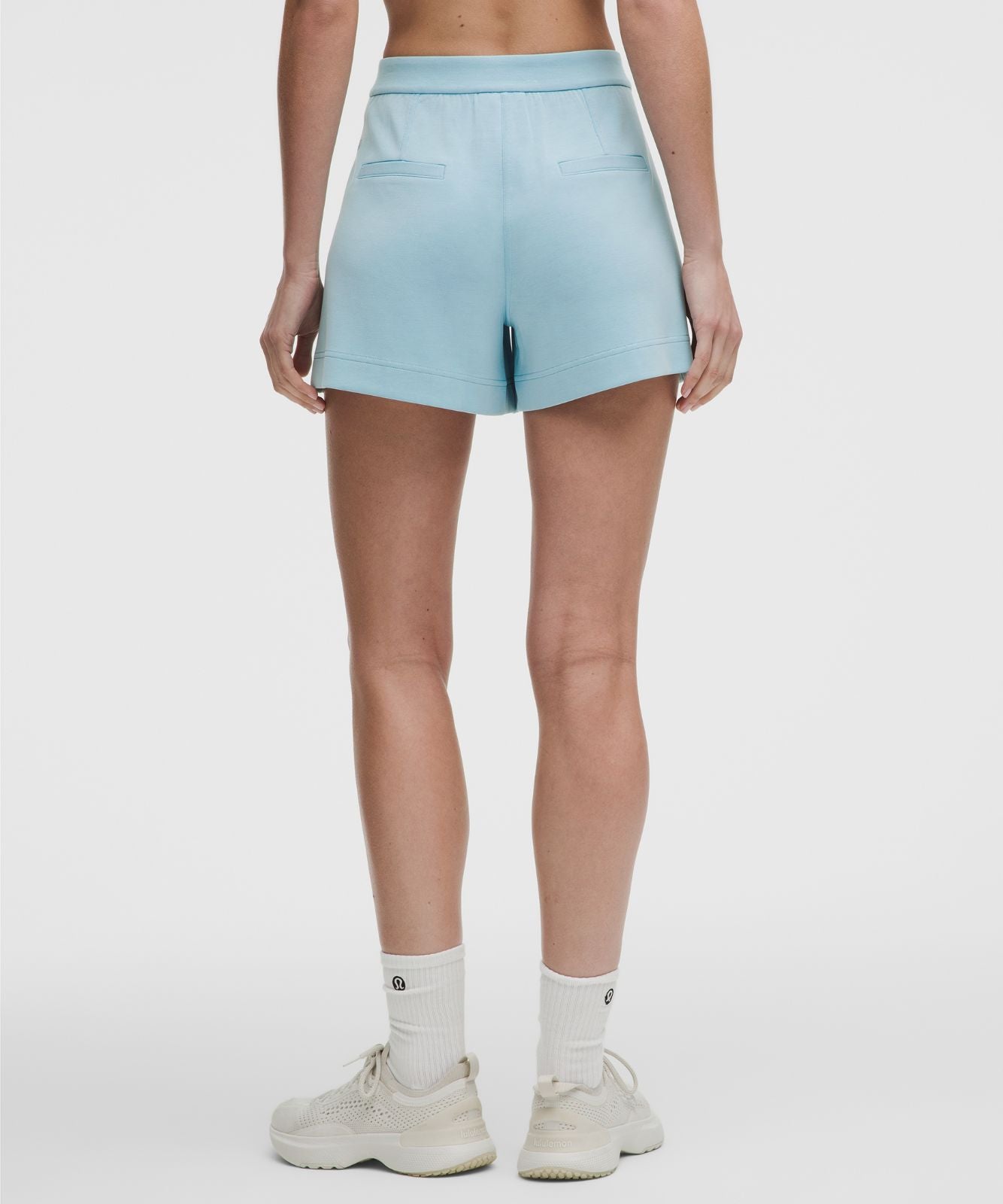Lightweight Softstreme Mid-Rise Pintuck Short 4" Seafoam