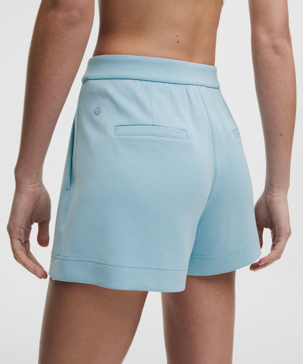Lightweight Softstreme Mid-Rise Pintuck Short 4" Seafoam