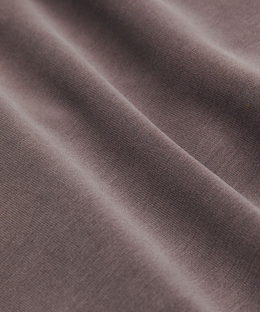 Lightweight Softstreme Mid-Rise Pintuck Short 4" Mahogany Muse