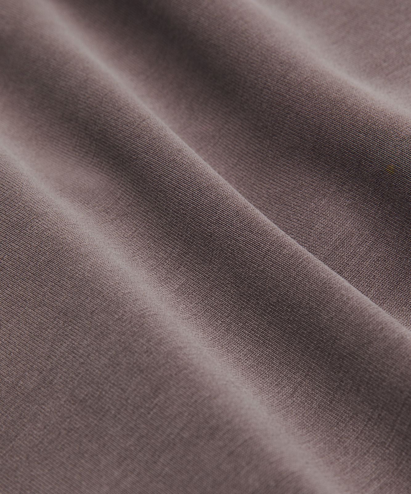 Lightweight Softstreme Mid-Rise Pintuck Short 4" Mahogany Muse