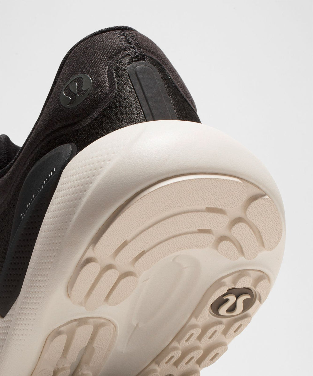 Women's Beyondfeel Running Shoe Black/Bone/Rover