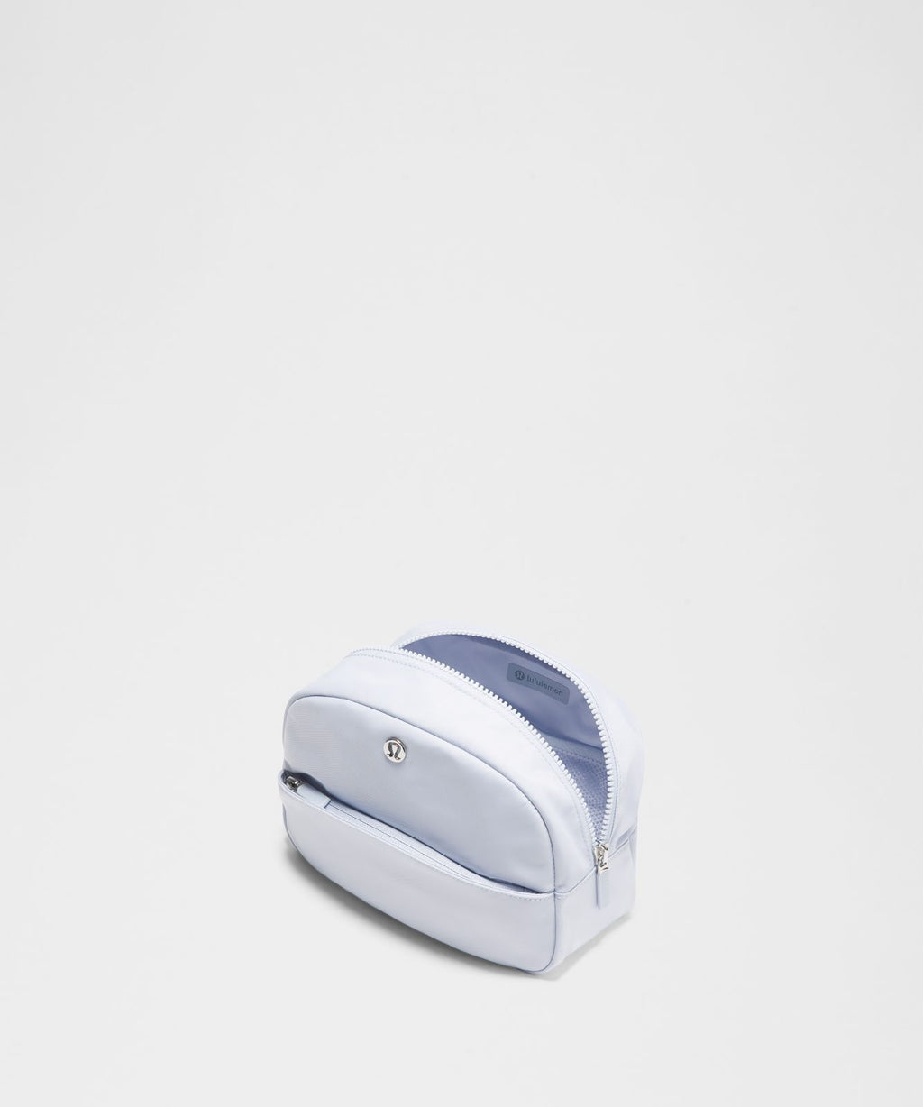 City Essentials Pouch 4L Starch Blue