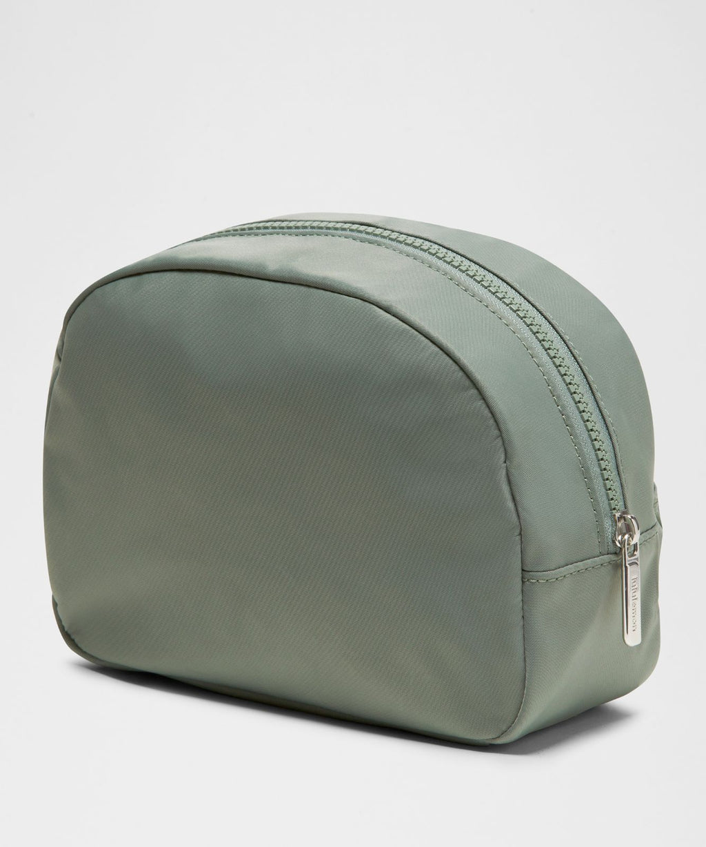 City Essentials Pouch 4L Willow Leaf/Silver