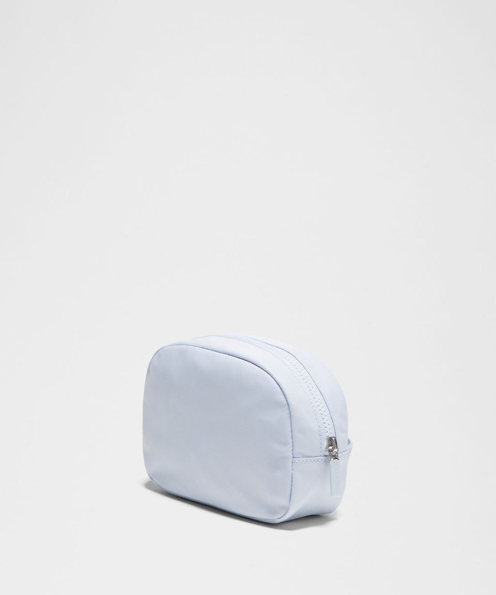 City Essentials Pouch *Mini 2L Starch Blue