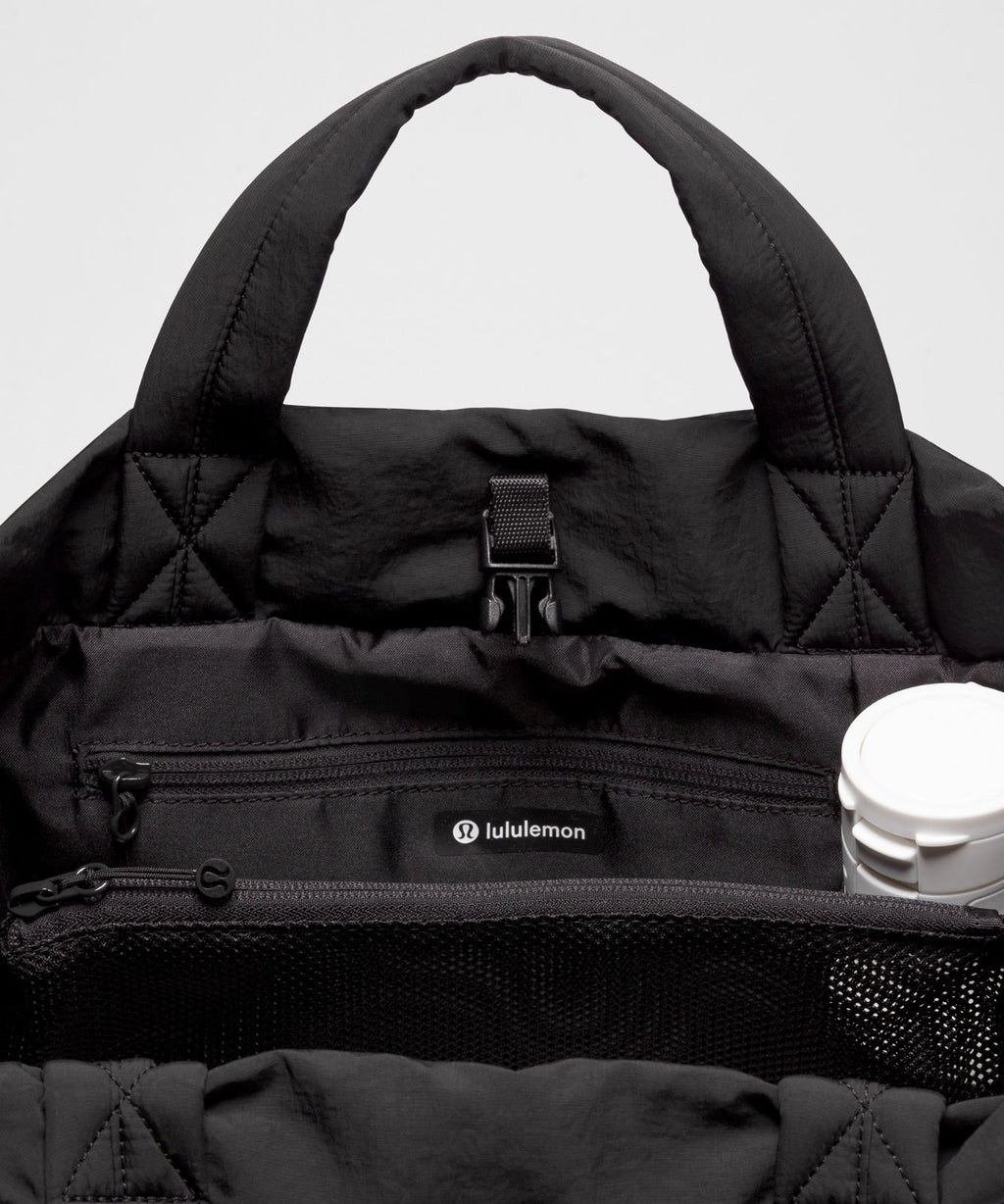 On My Level Tote Bag 20L Black/Gold