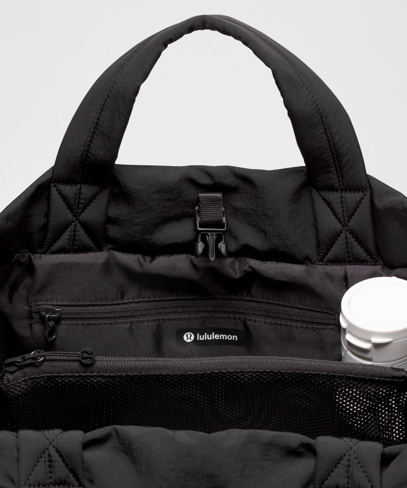 On My Level Tote Bag 20L Black/Gold