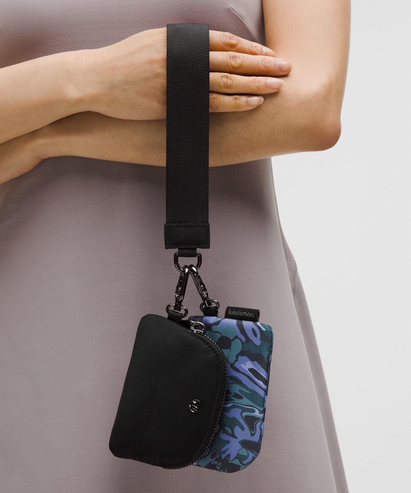 Dual Pouch Wristlet Flower Meld Mini Multi/Gunmetal