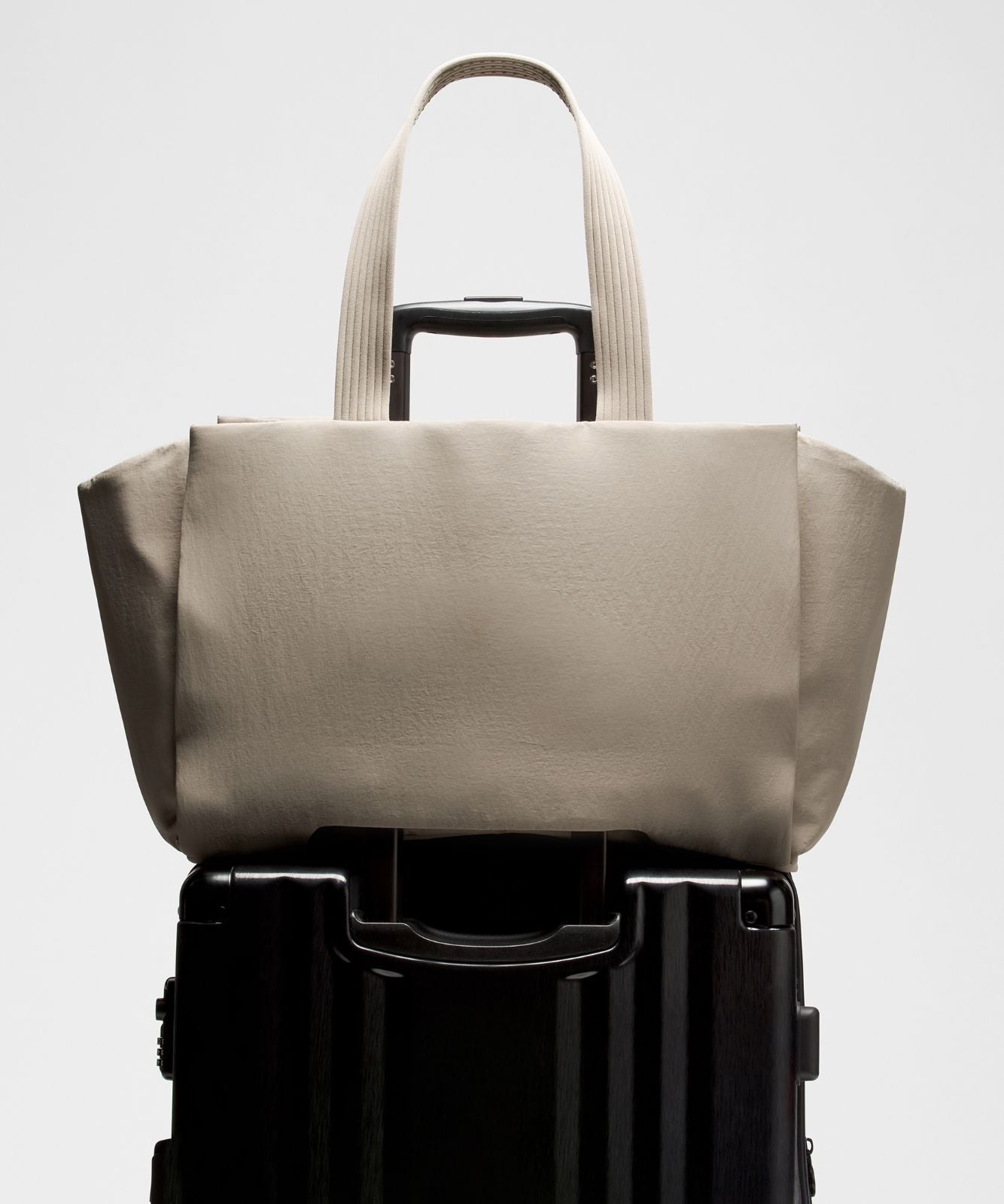 Triple Compartment Tote Bag 18L Warm Ash Grey/Gold