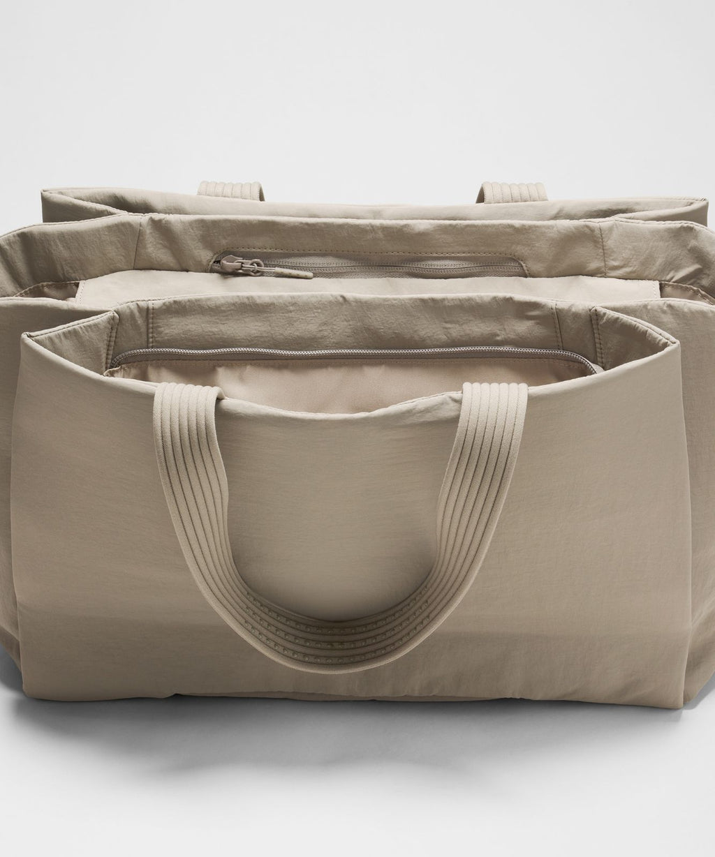 Triple Compartment Tote Bag 18L Warm Ash Grey/Gold