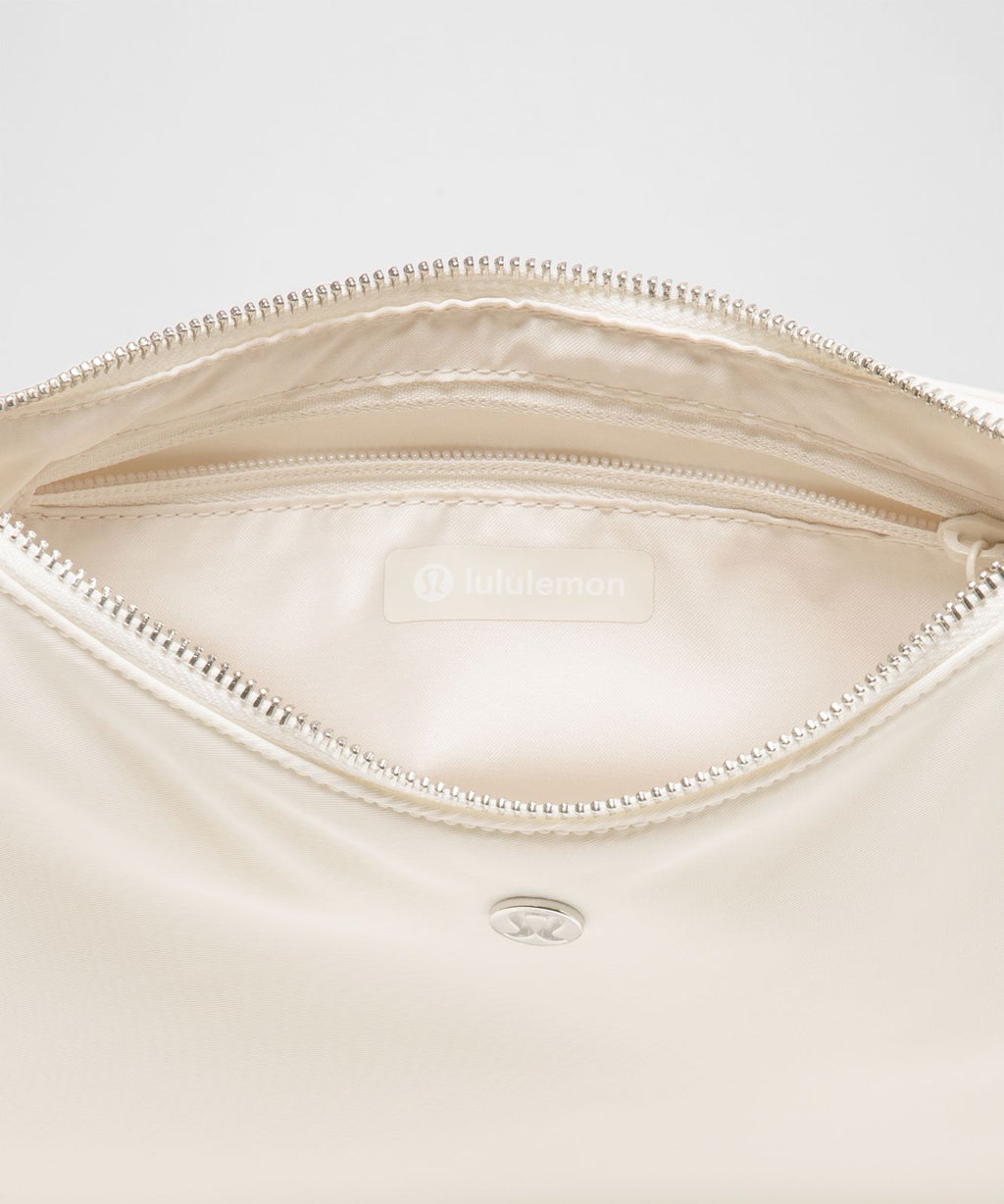 City Essentials Small Shoulder Bag 3L Light Ivory
