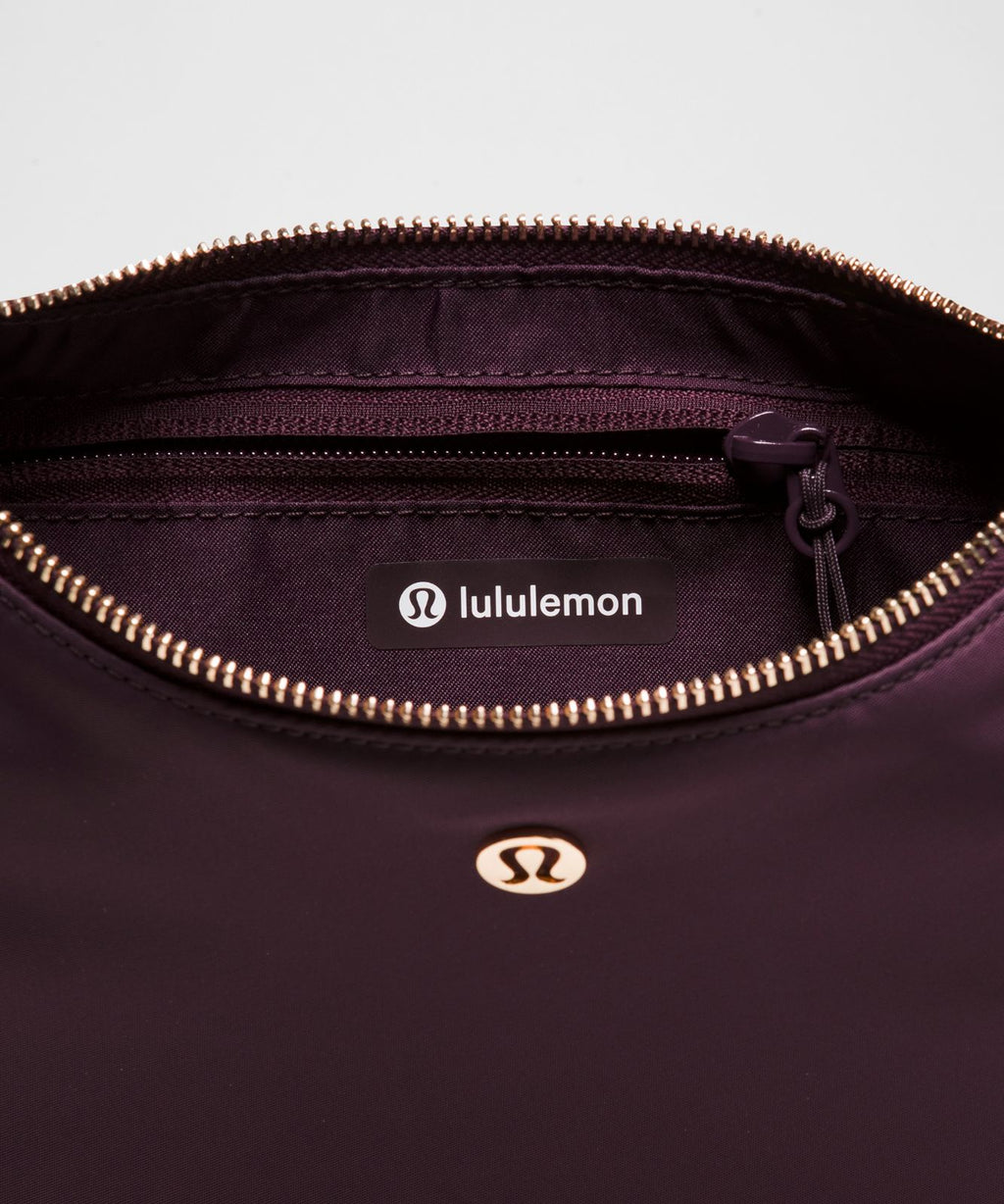 City Essentials Small Shoulder Bag 3L Black Plum