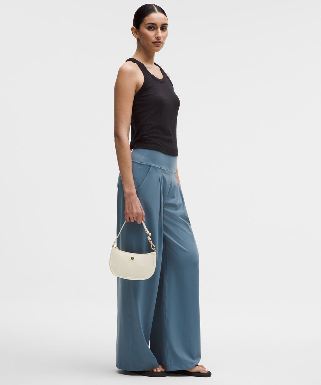 City Essentials Mini Shoulder Bag 1L Light Ivory/Gold