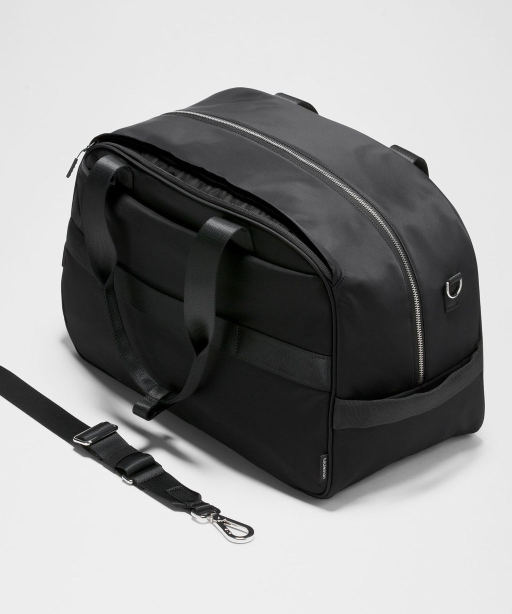 City Essentials Duffle Bag 28L Black