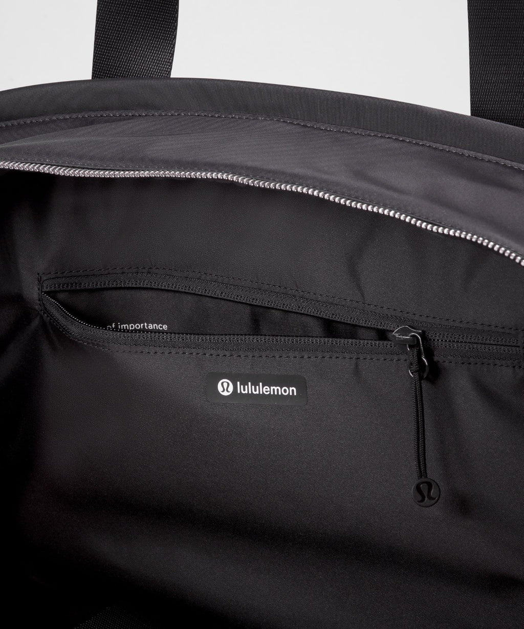 City Essentials Duffle Bag 28L Black/Silver