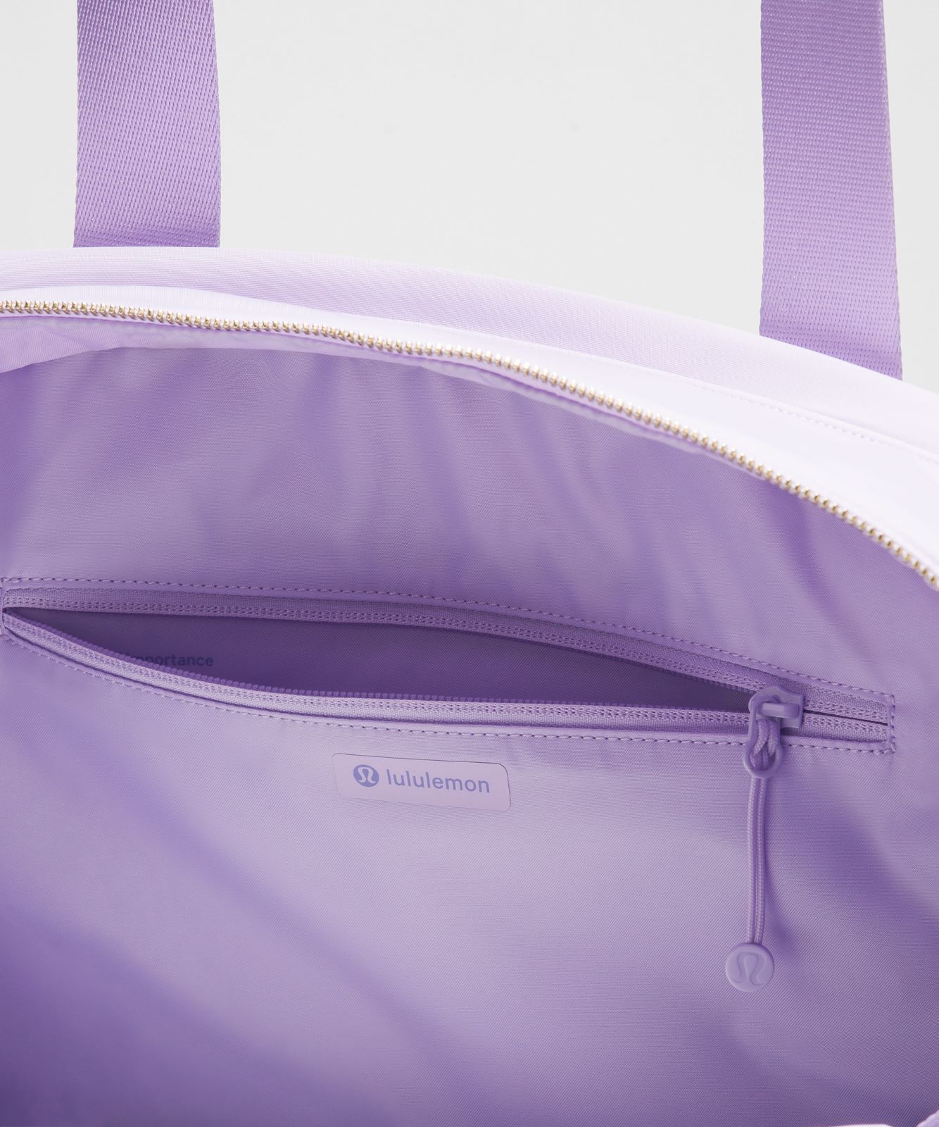 City Essentials Duffle Bag 28L Lavender Frost/Gold