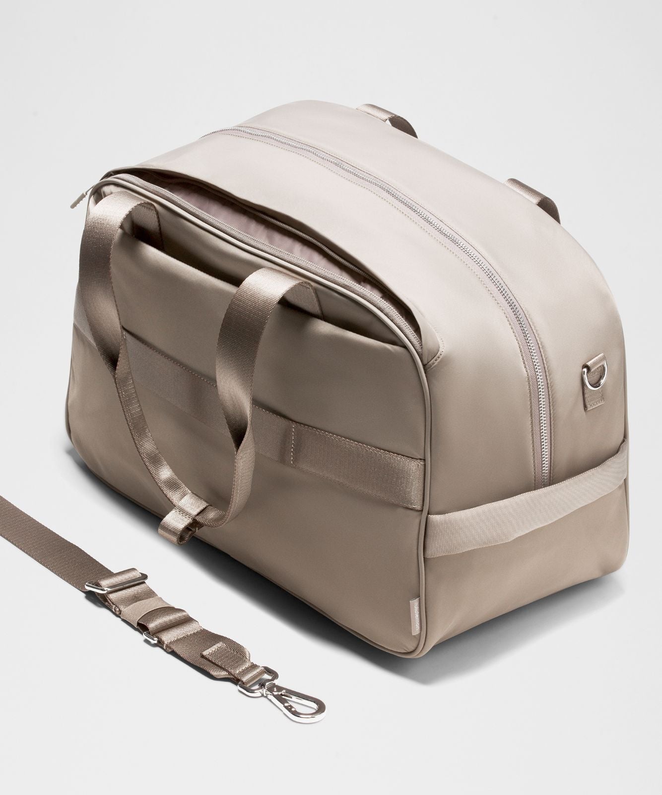 City Essentials Duffle Bag 28L Warm Ash Grey/Silver