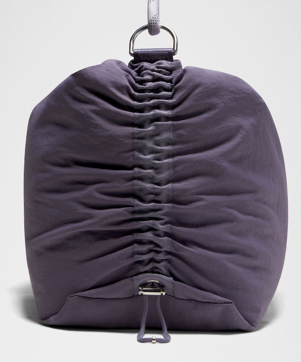 Convertible Ruched Crossbody Bag *Large 16L Grape Mist/Faint Lavender/Silver