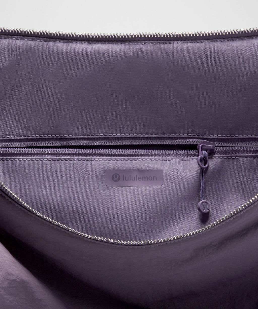 Convertible Ruched Crossbody Bag *Large 16L Grape Mist/Faint Lavender/Silver