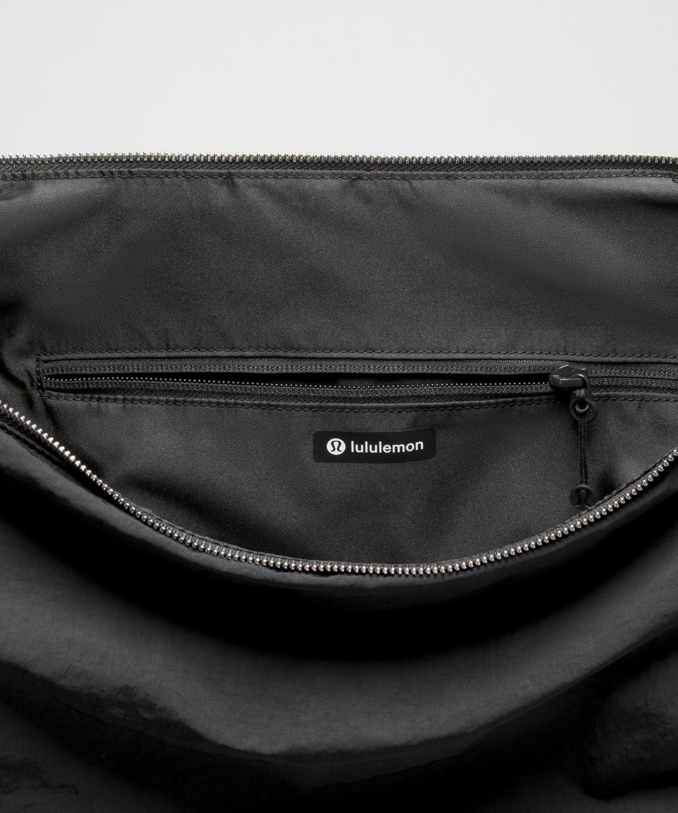 Convertible Ruched Crossbody Bag *Large 16L Black/Black