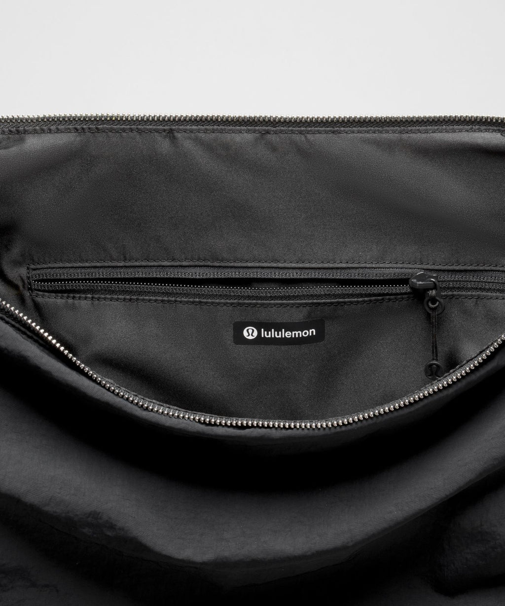 Convertible Ruched Crossbody Bag *Large 16L Black/Black