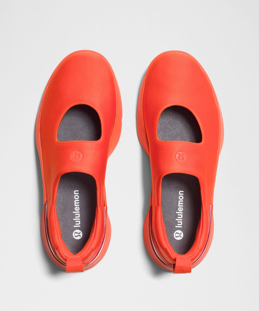 Women's Mary Train Sneaker Cherry Ember/Cherry Ember/Black