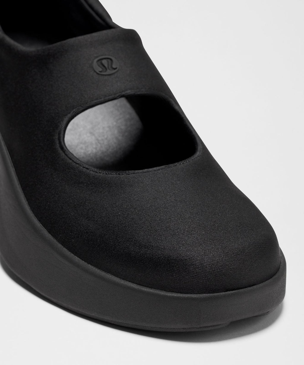 Women's Mary Train Sneaker Black/Black/Black
